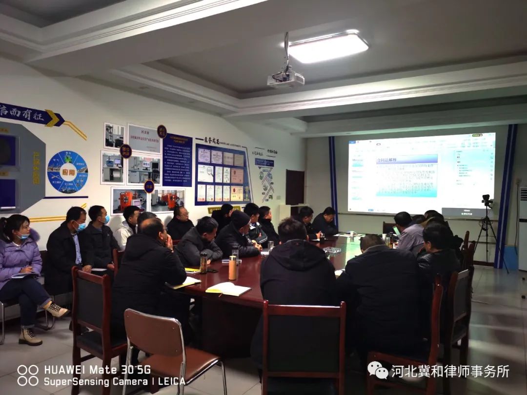 虎年新春进民企 赠书授课助开局